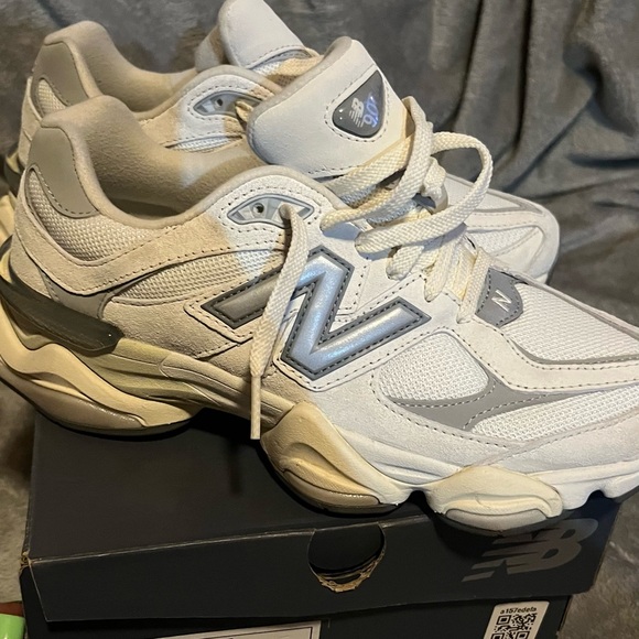 New Balance 9060 Beige and Light Gray Sneakers - Picture 7 of 7